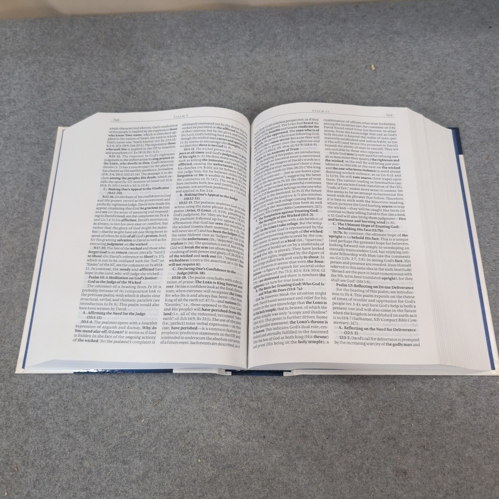 The Moody Bible Commentary Michael Rydelnik Michael Vanlaningham Hardcover Book - Picture 7 of 9